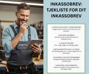Mand står i et værksted med en tablet i hånden, mens han gennemgår en tjekliste for inkassobrev, der omhandler faktura og betaling.